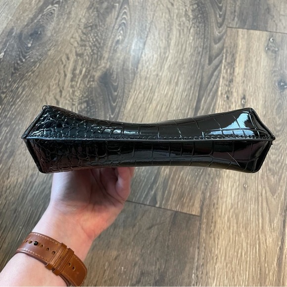 FOREVER 21 Faux Black Crocodile Tiny Purse w/Big Gold Chunky Strap - Picture 7 of 8